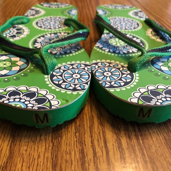Vera Bradley (Retired) Flip Flops - Picture 2 of 4